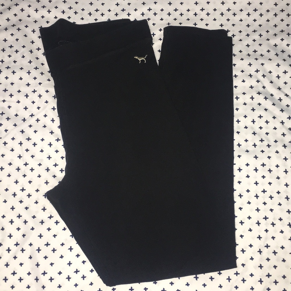 PINK VICTORIAS SECRET LEGGINGS